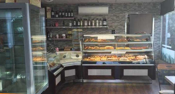 Interior cafetería Divina